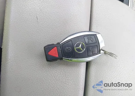 2013 Mercedes-Benz Ml 350 z USA, uszkodzony, nr VIN 4JGDA5JB8DA230487